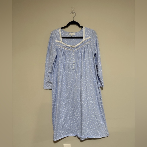 Eileen West Blue Floral Long Sleeve Nightgown Size Medium Feminine Trad Wife - Picture 1 of 8